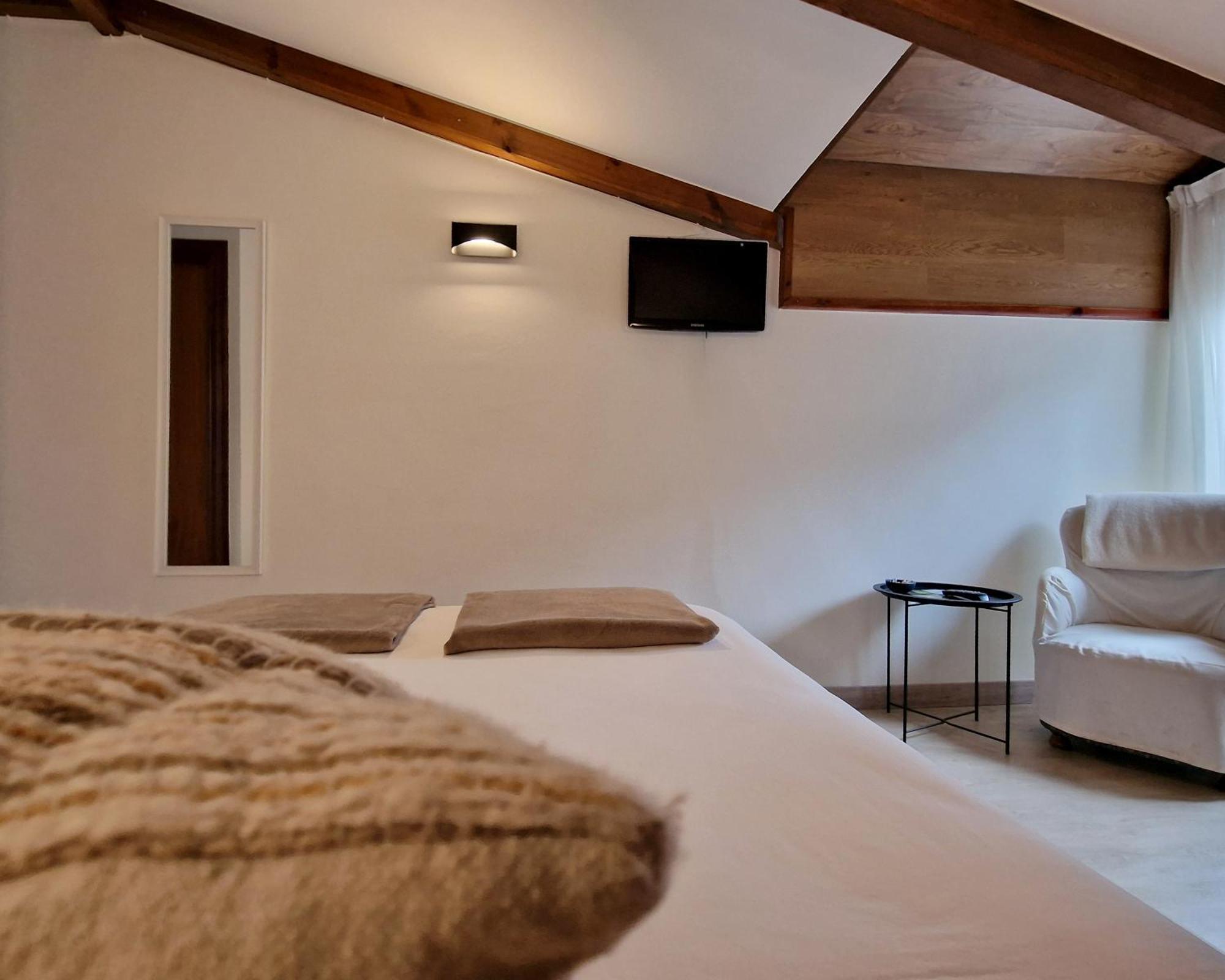 Hostal Remona Espinama Exterior photo